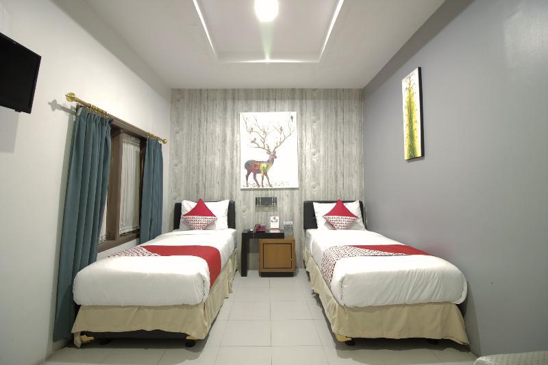 Arwiga Hotel Bandung Exterior photo